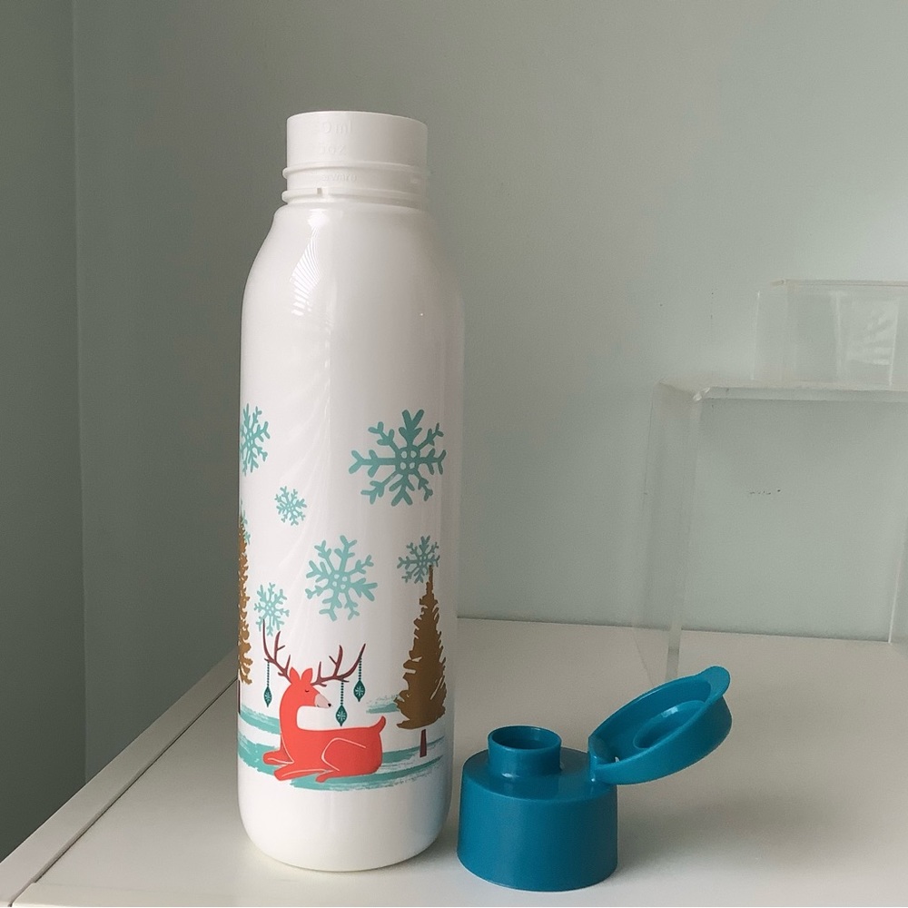 New vintage Eco Tupperware deer snowflake Christmas Eco Tupperware water bottle